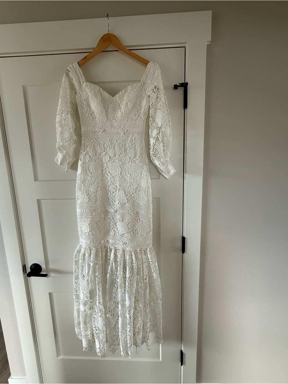 Badgley Mischka Ivory Lace Midi Dress with Puff Sleeves